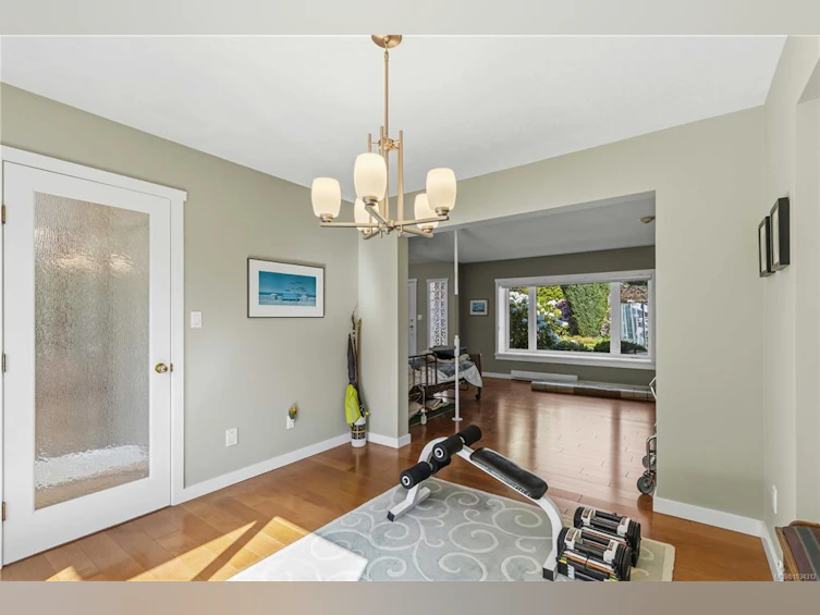 5195 Walema Court, Saanich, BC, V8Y 2T7 - 12