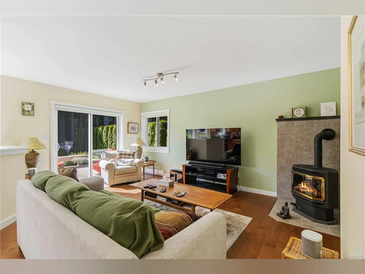 5195 Walema Court, Saanich, BC, V8Y 2T7 - 20