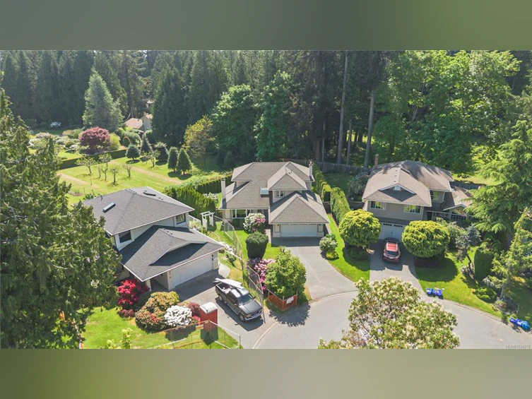 5195 Walema Court, Saanich, BC, V8Y 2T7 - 52
