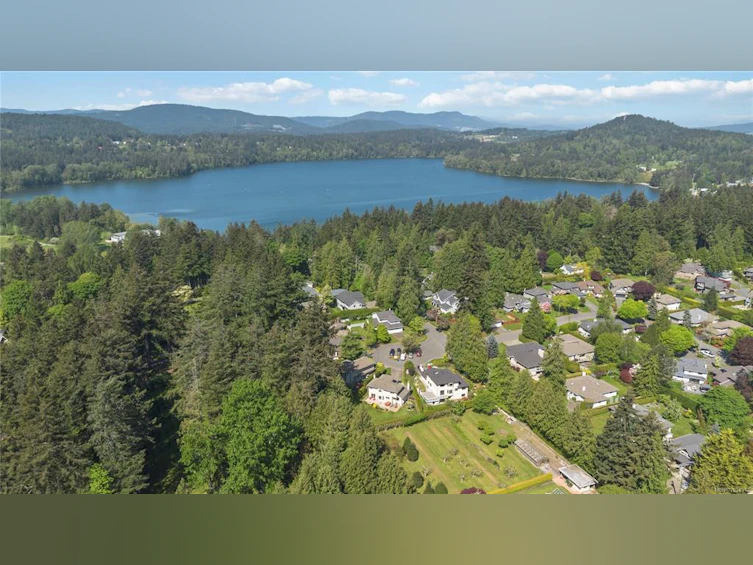 5195 Walema Court, Saanich, BC, V8Y 2T7 - 58