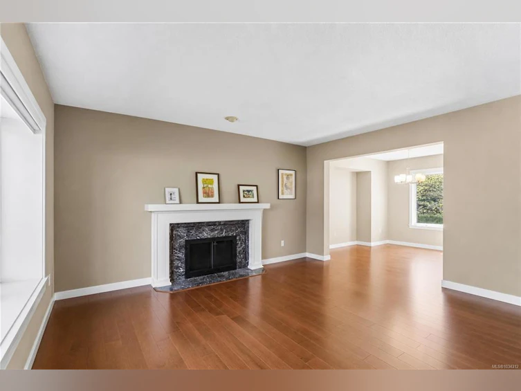 5195 Walema Court, Saanich, BC, V8Y 2T7 - 10