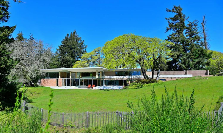 1133 Moore Road
