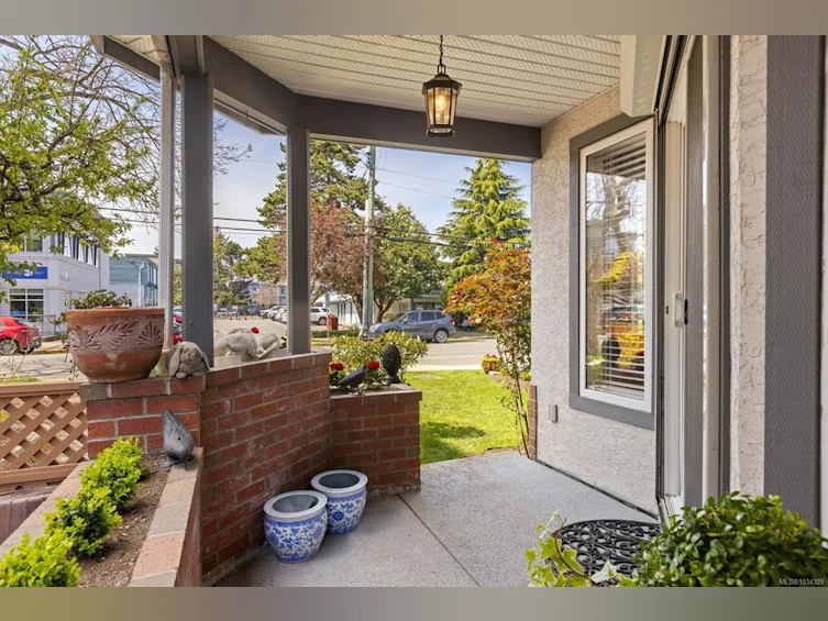 1-9875 Third Street, Sidney, BC, V8L 3A8 - 31