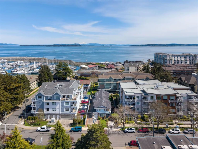 1-9875 Third Street, Sidney, BC, V8L 3A8 - 39