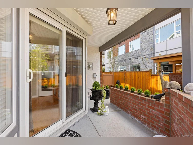 1-9875 Third Street, Sidney, BC, V8L 3A8 - 32