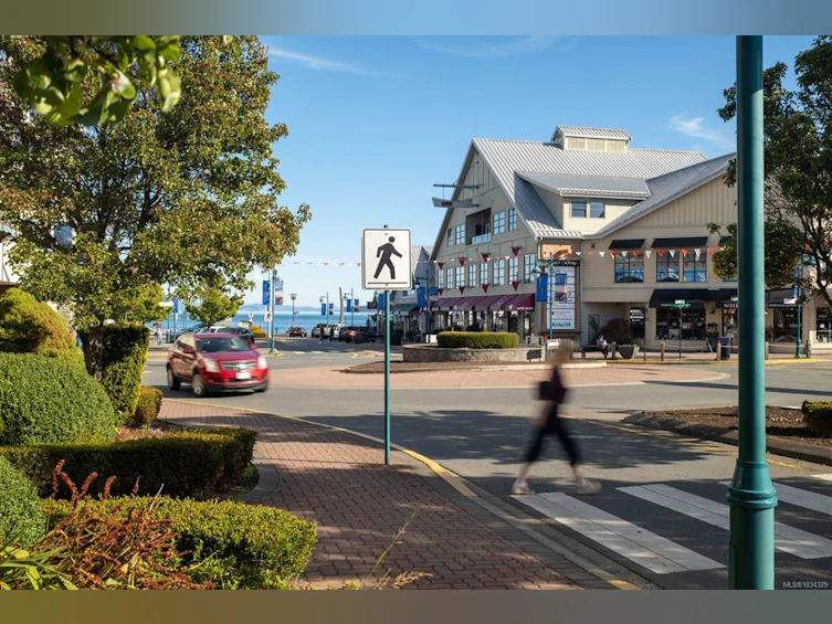 1-9875 Third Street, Sidney, BC, V8L 3A8 - 46