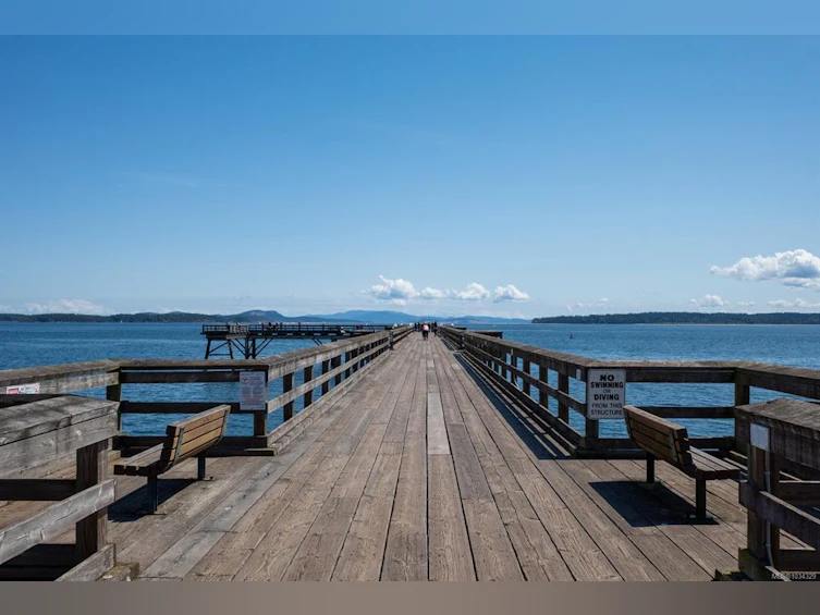 1-9875 Third Street, Sidney, BC, V8L 3A8 - 47