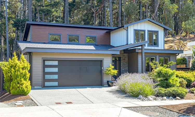 3845 Glen Oaks Drive