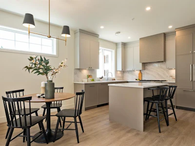 111-2770 Vantilburg Crescent - 5