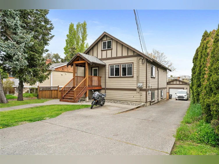 167 Little Eldon Place, Saanich, BC, V8Z 1E2