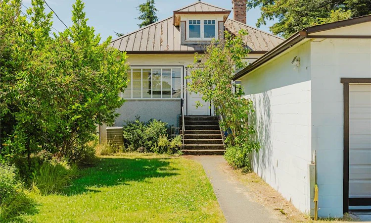 95 Sims Avenue