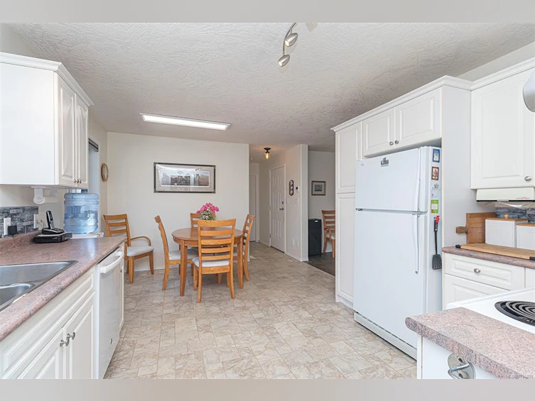 43 Eagle Lane, View Royal, BC, V9A 7M2 - 15