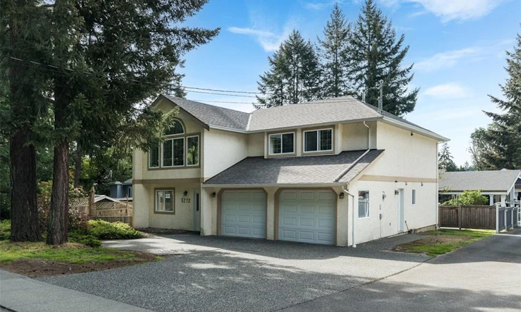 5272 Cordova Bay Road
