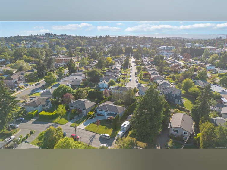 1773 Howroyd Avenue, Saanich, BC, V8P 3C2 - 60
