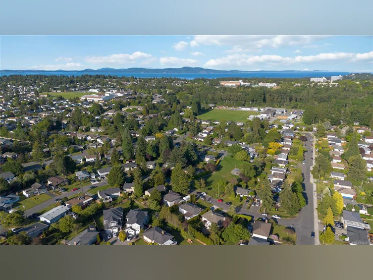 1773 Howroyd Avenue, Saanich, BC, V8P 3C2 - 64