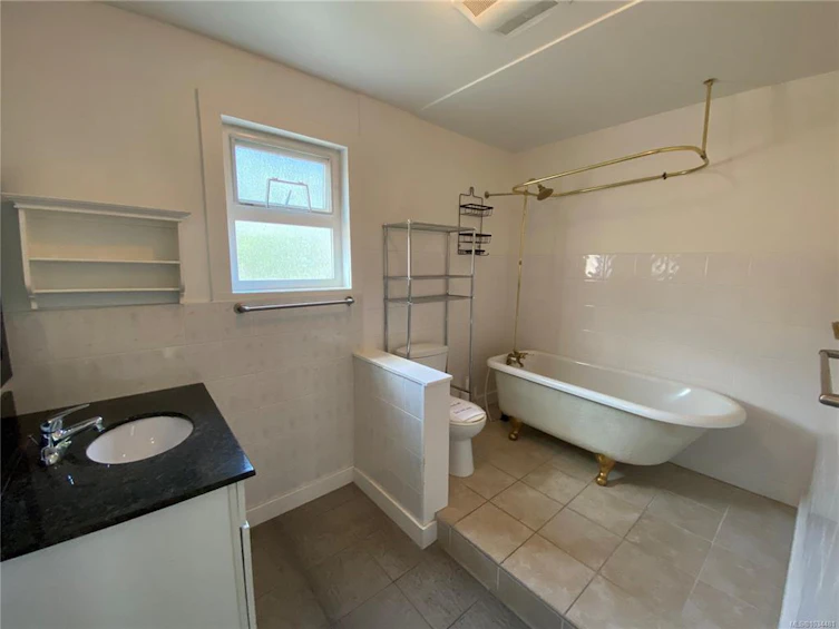 1729 Foul Bay Road, Victoria, BC, V8R 5A5 - 10