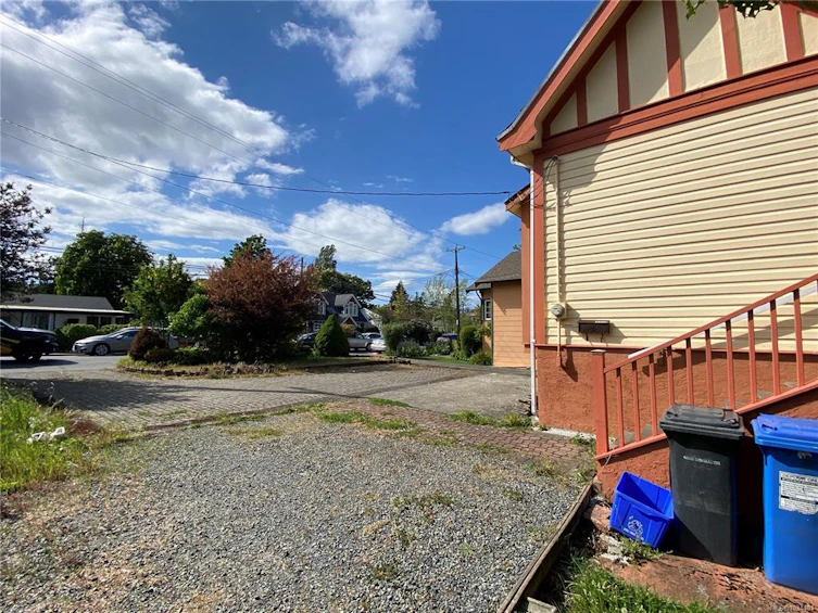 1729 Foul Bay Road, Victoria, BC, V8R 5A5 - 4