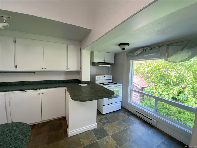 1729 Foul Bay Road, Victoria, BC, V8R 5A5 - 15