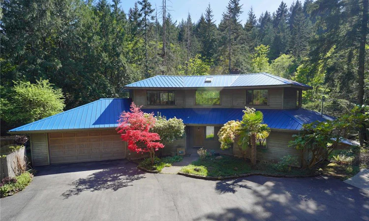 2216 North End Road