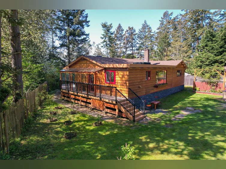 2915 Bevmaril Crescent, Gabriola Island, BC, V0R 1X7