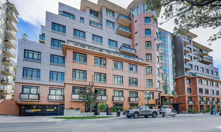 436-1029 View Street