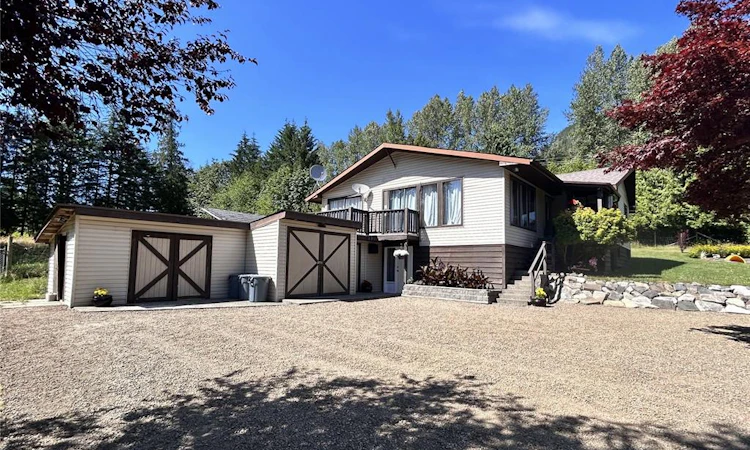 973 Island Highway