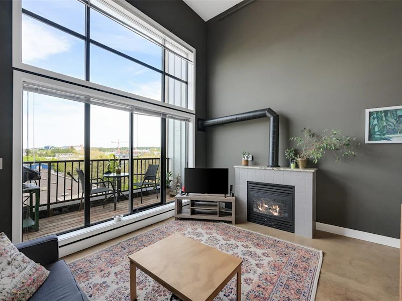 401 - 555 Chatham Street, Victoria BC V8T 1E1
