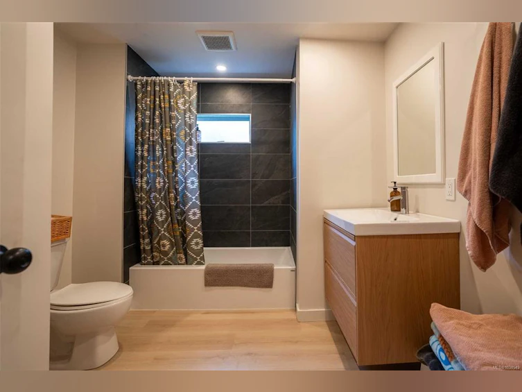 231 Otter Street, Ucluelet, BC, V0R 3A0 - 46