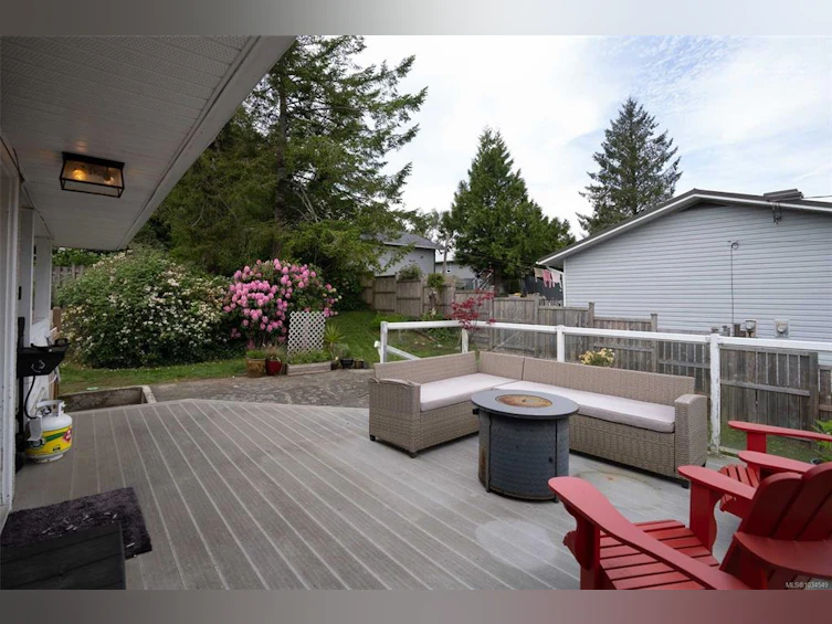 231 Otter Street, Ucluelet, BC, V0R 3A0 - 3