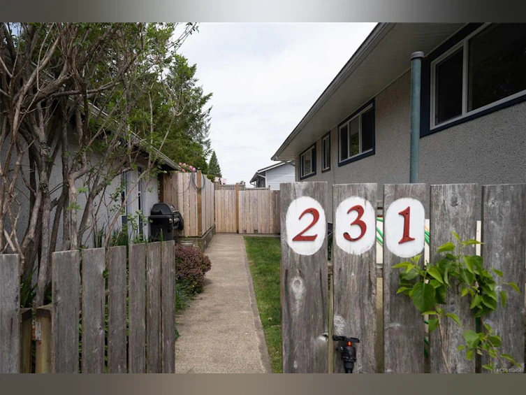 231 Otter Street, Ucluelet, BC, V0R 3A0 - 55