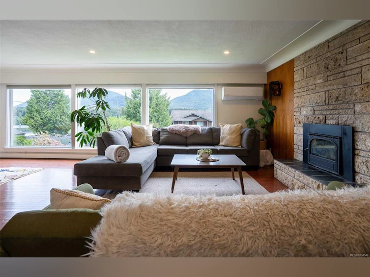 231 Otter Street, Ucluelet, BC, V0R 3A0 - 9