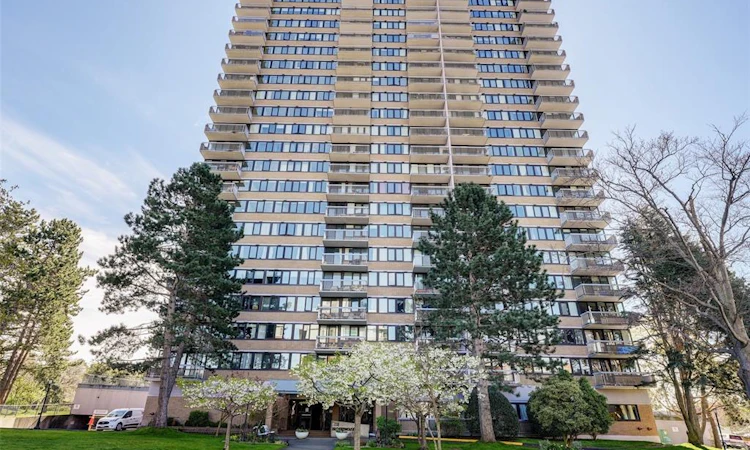 309-647 Michigan Street