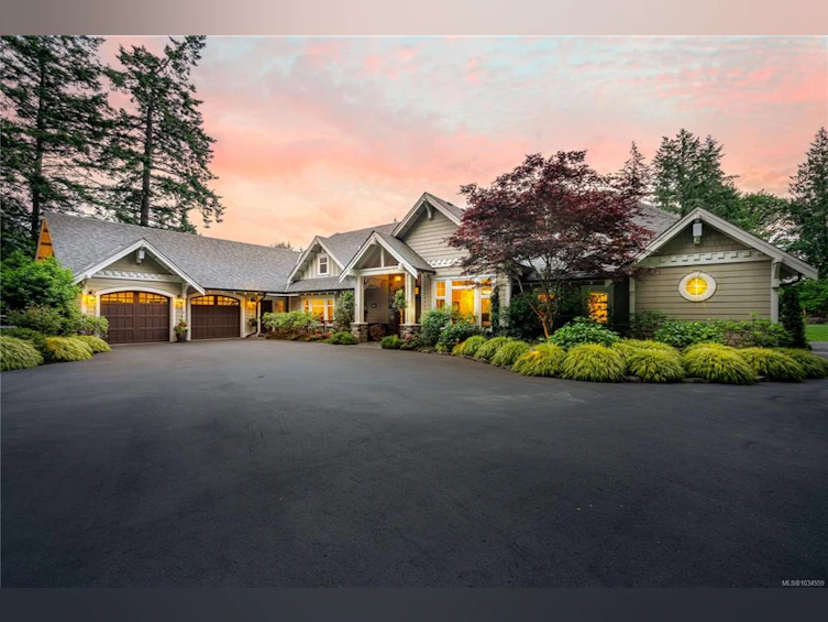441 Glendower Road, Saanich, BC, V9E 2B9 - 2