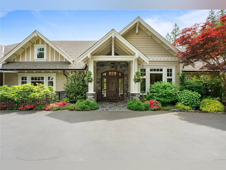 441 Glendower Road, Saanich, BC, V9E 2B9 - 3