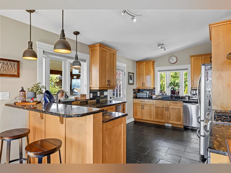 885 Glenhale Crescent, French Creek, BC, V9P 1Z7 - 5