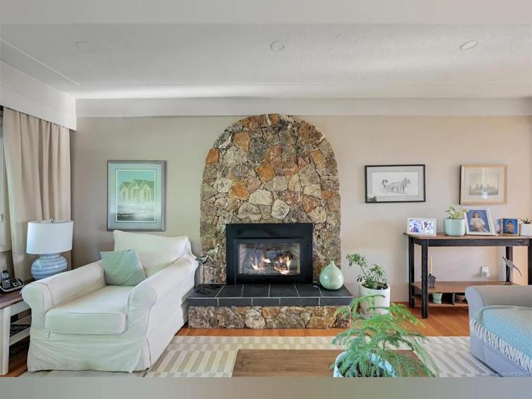 6635 Buena Vista Road, Central Saanich, BC, V8Z 5W8 - 10