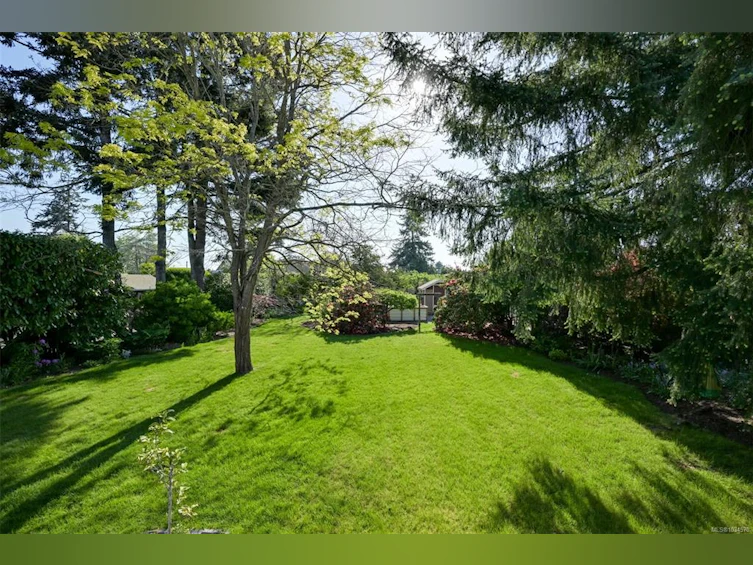 6635 Buena Vista Road, Central Saanich, BC, V8Z 5W8 - 17