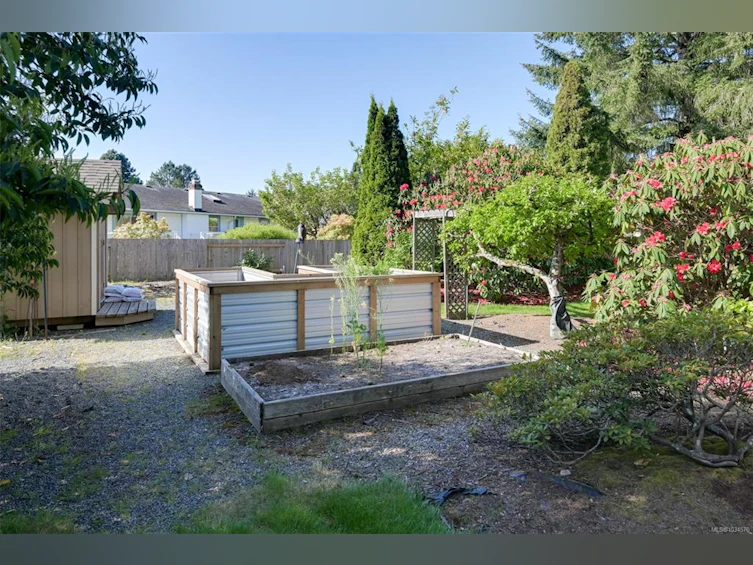 6635 Buena Vista Road, Central Saanich, BC, V8Z 5W8 - 21