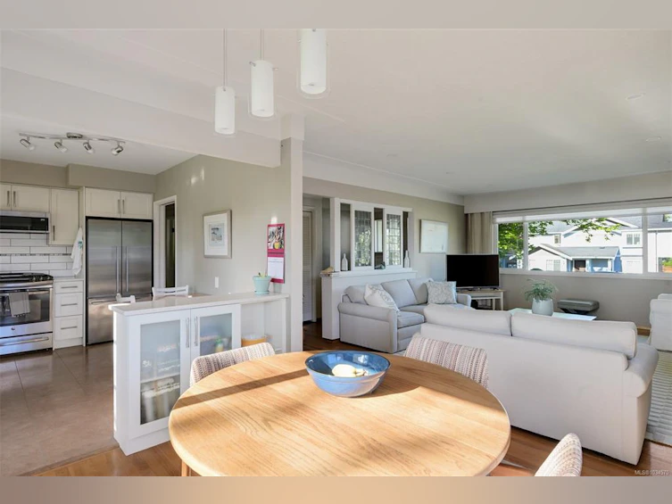 6635 Buena Vista Road, Central Saanich, BC, V8Z 5W8 - 12