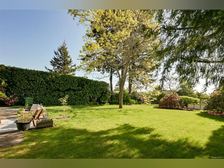 6635 Buena Vista Road, Central Saanich, BC, V8Z 5W8 - 19