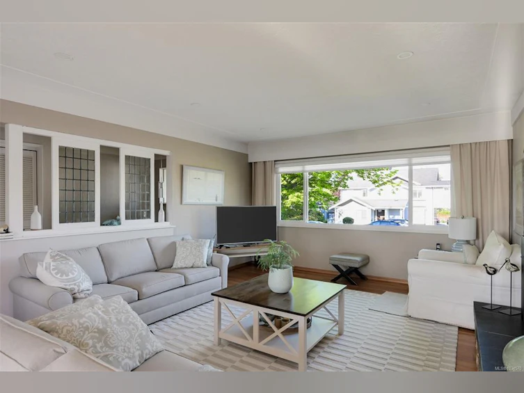 6635 Buena Vista Road, Central Saanich, BC, V8Z 5W8 - 2