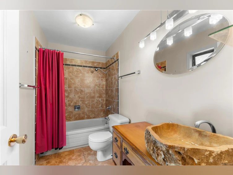 9871 Youbou Road, Youbou, BC, V0R 3E1 - 23