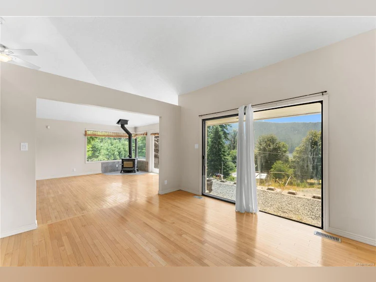 9871 Youbou Road, Youbou, BC, V0R 3E1 - 12