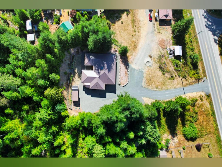 9871 Youbou Road, Youbou, BC, V0R 3E1 - 3