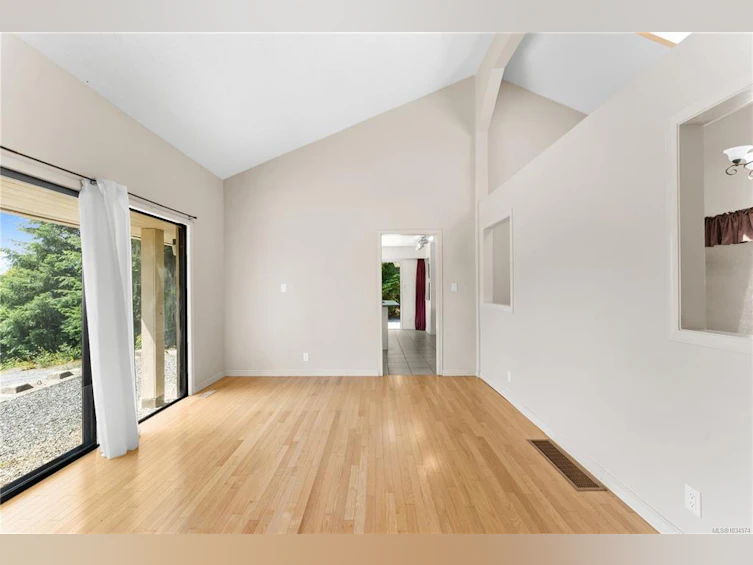 9871 Youbou Road, Youbou, BC, V0R 3E1 - 13