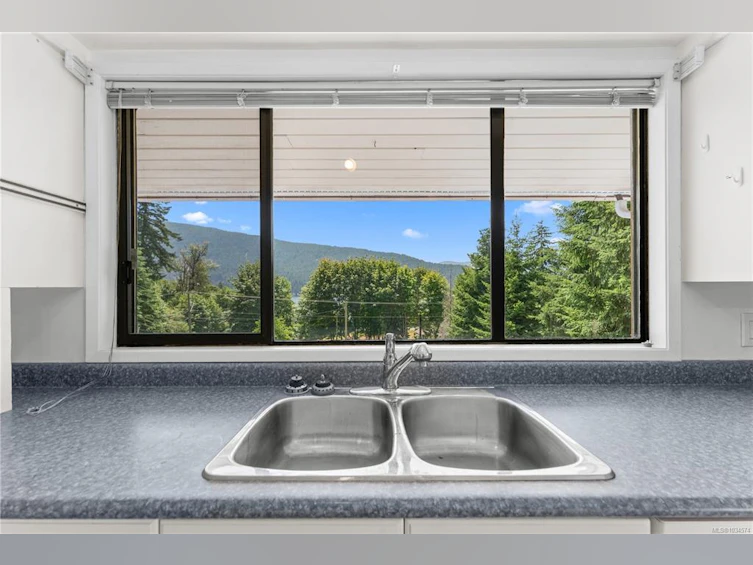 9871 Youbou Road, Youbou, BC, V0R 3E1 - 10