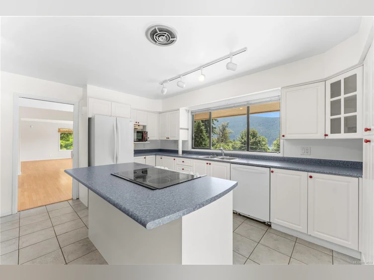9871 Youbou Road, Youbou, BC, V0R 3E1 - 8