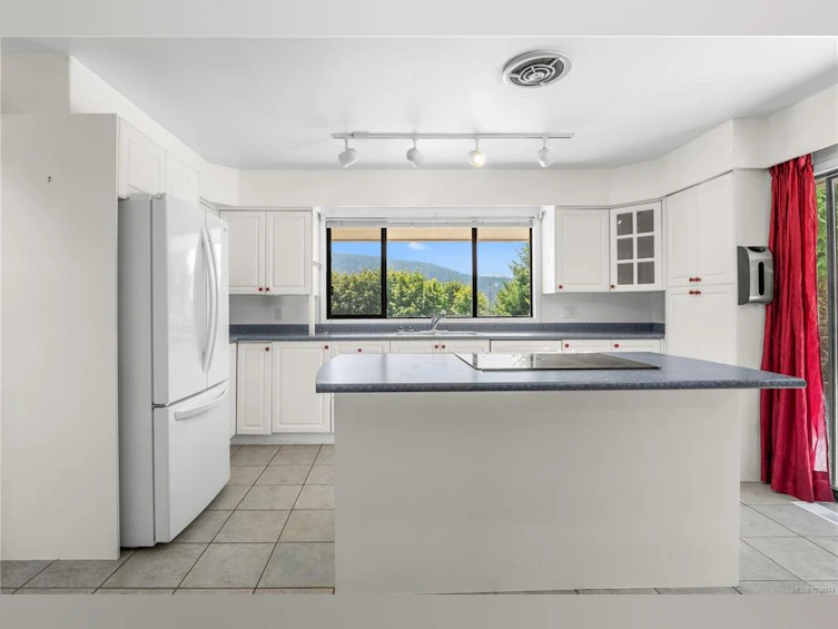 9871 Youbou Road, Youbou, BC, V0R 3E1 - 6