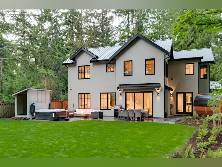 5157 Del Monte Avenue, Saanich, BC, V8Y 1X3 - 2