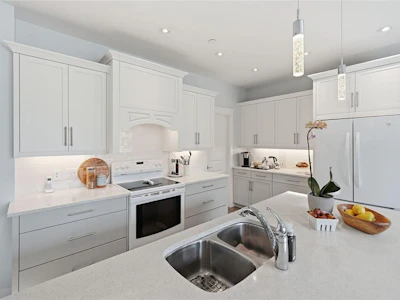 795 Parkside Crescent - 4